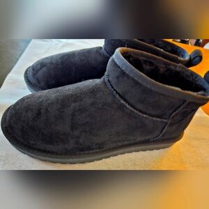 EUC Maurices Booties Size 9